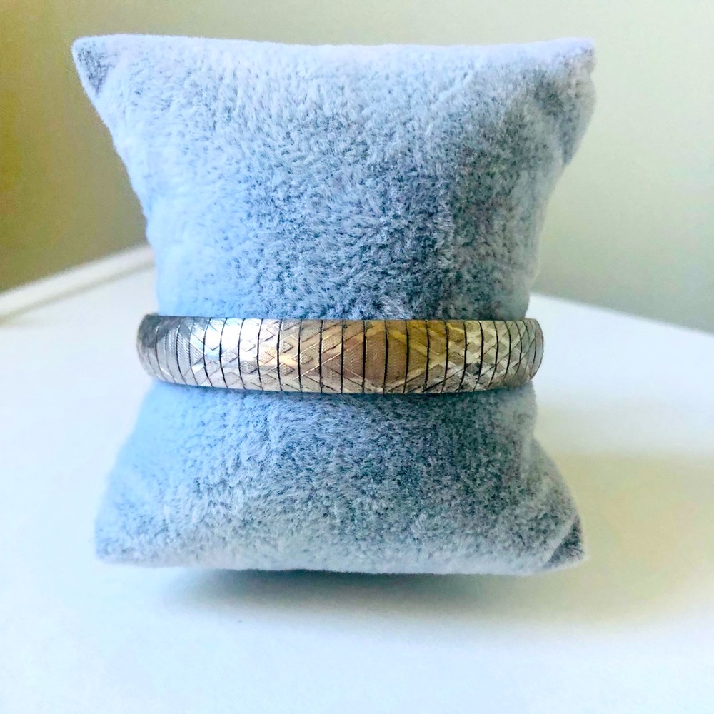 Italian Silver Diamond-Cut Omega Bracelet.  7 1/4”.  .925